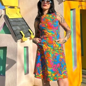 Nooworks AUDERPOPZ EDIE DRESS size 2X  NWOT 1960s retro psychedelic print